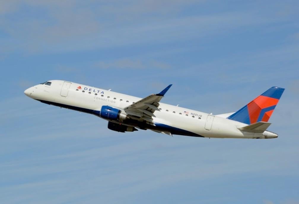 Delta Airlines E175