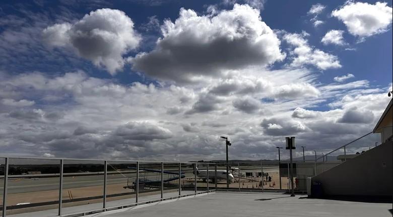 An excellent view of the runway from the MRY Terminal Observation Deck